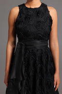 Runa Sleeveless Round Neck Flowers Midi Dress